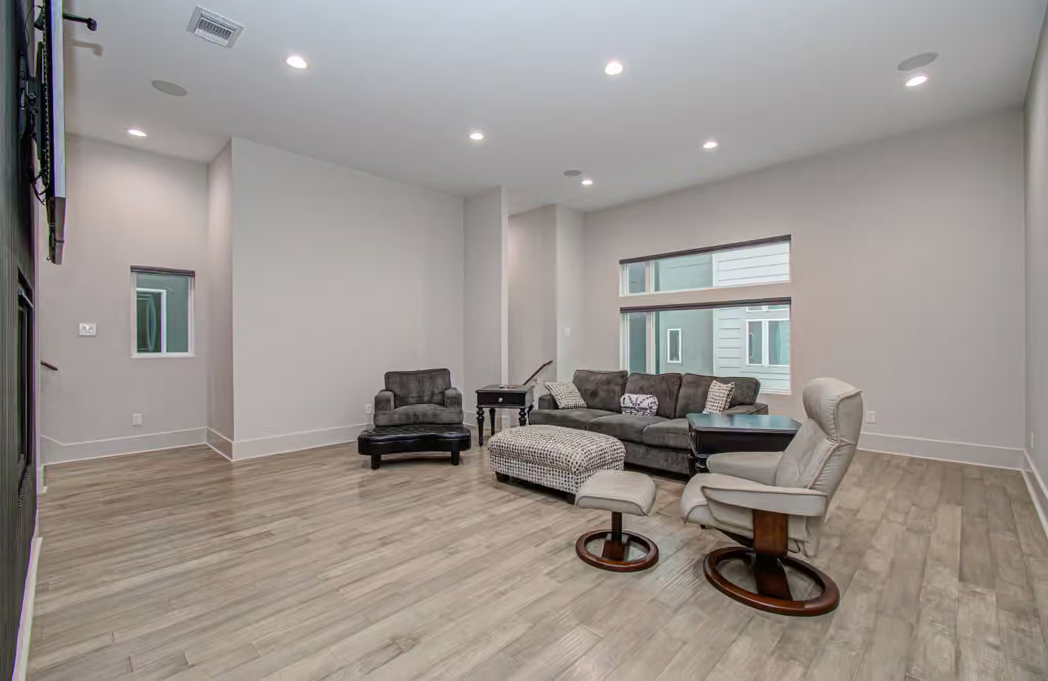 Photo 6 of 316 W 6th Street, Houston, TX