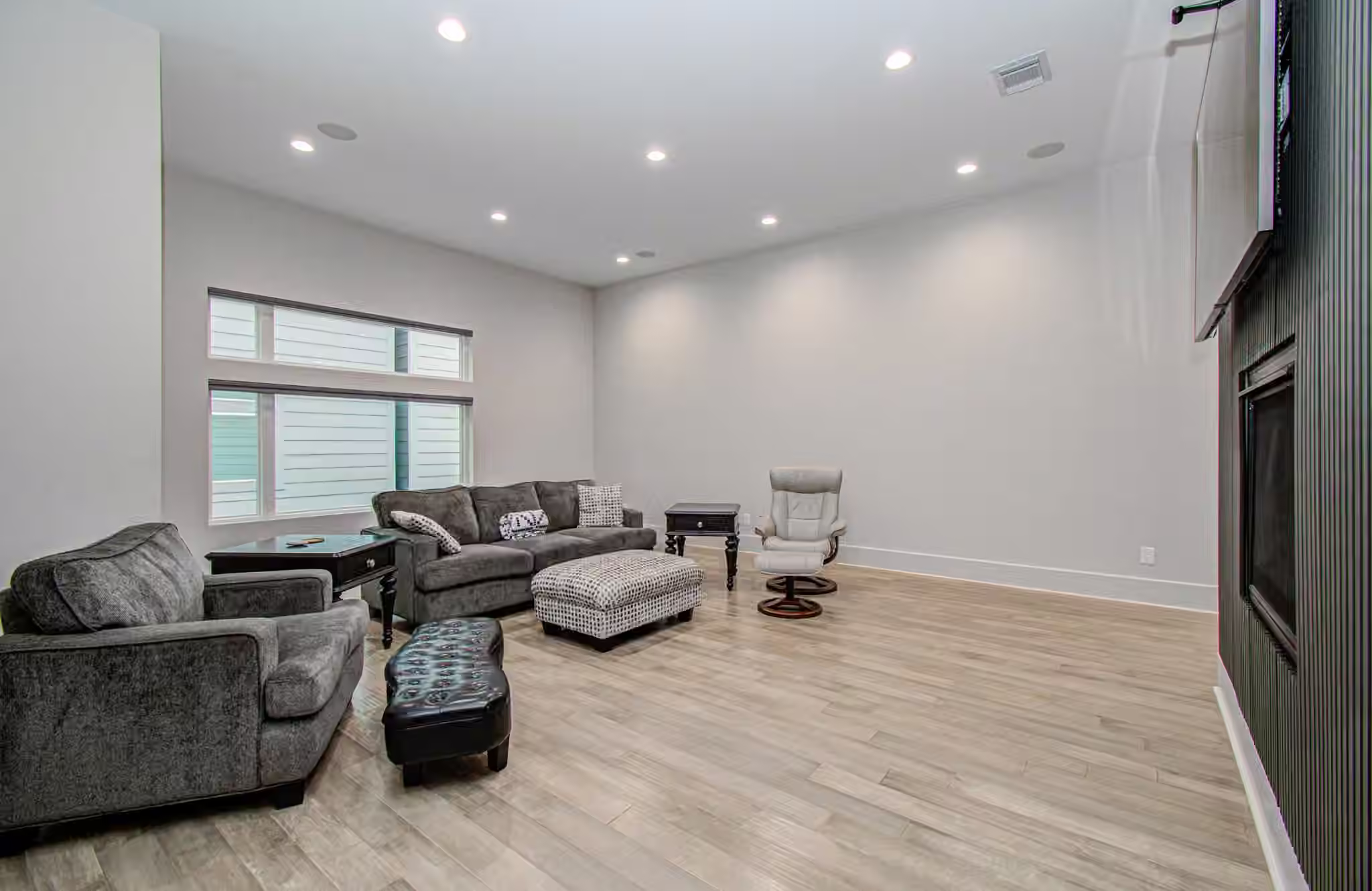 Photo 7 of 316 W 6th Street, Houston, TX