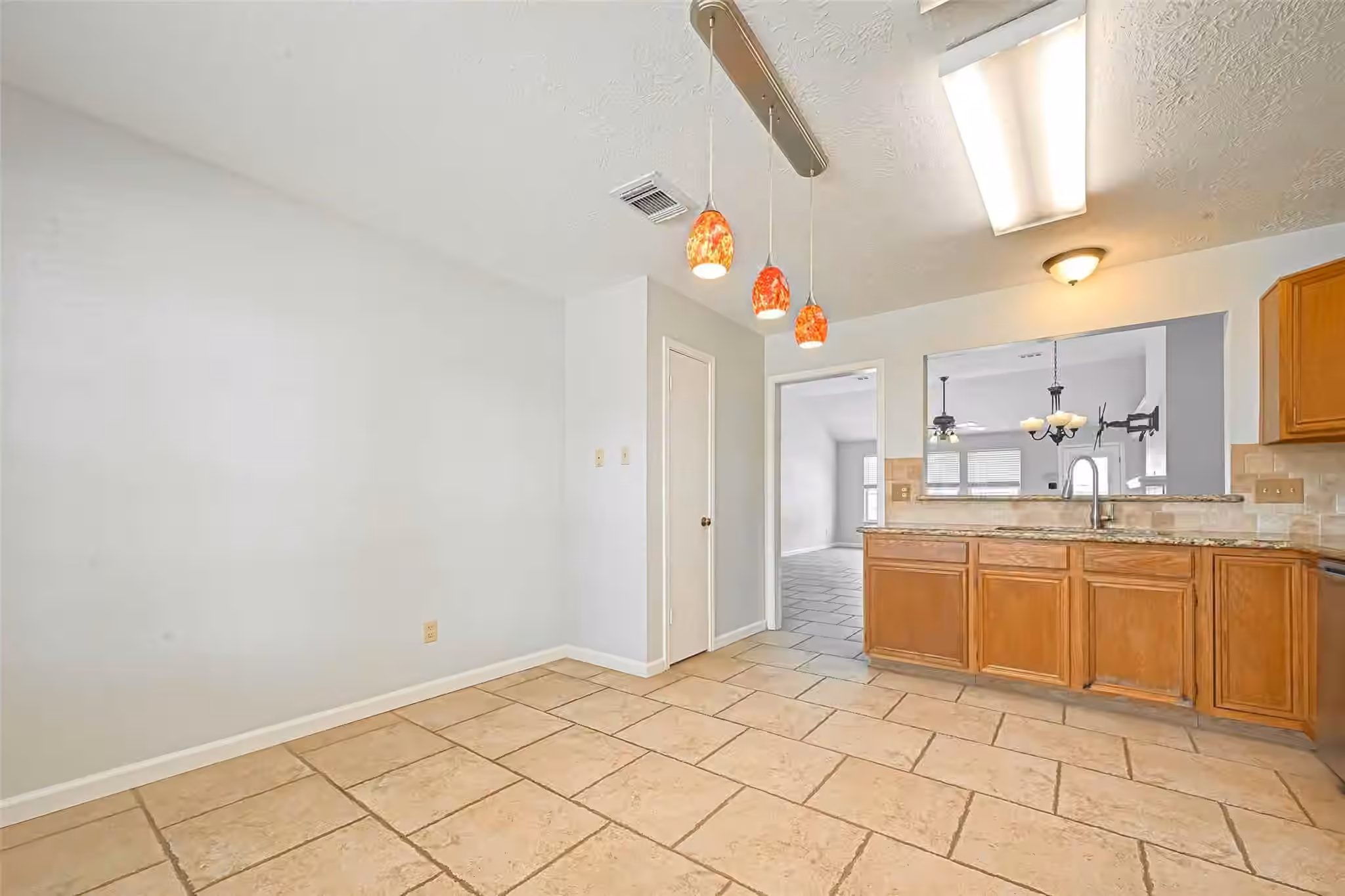 Photo 7 of 16027 Surrey Woods Drive, Friendswood, TX