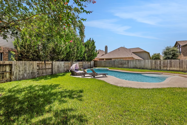 Photo 4 of 19111 Royal Cove Circle, Cypress, TX