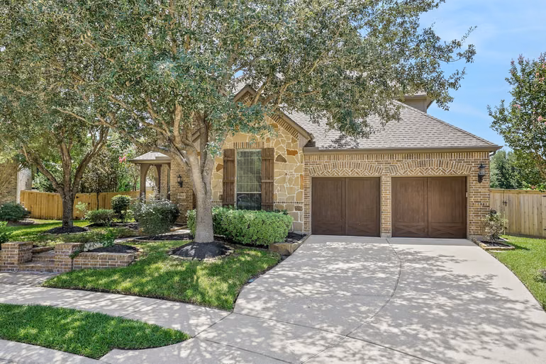 Photo 5 of 19111 Royal Cove Circle, Cypress, TX