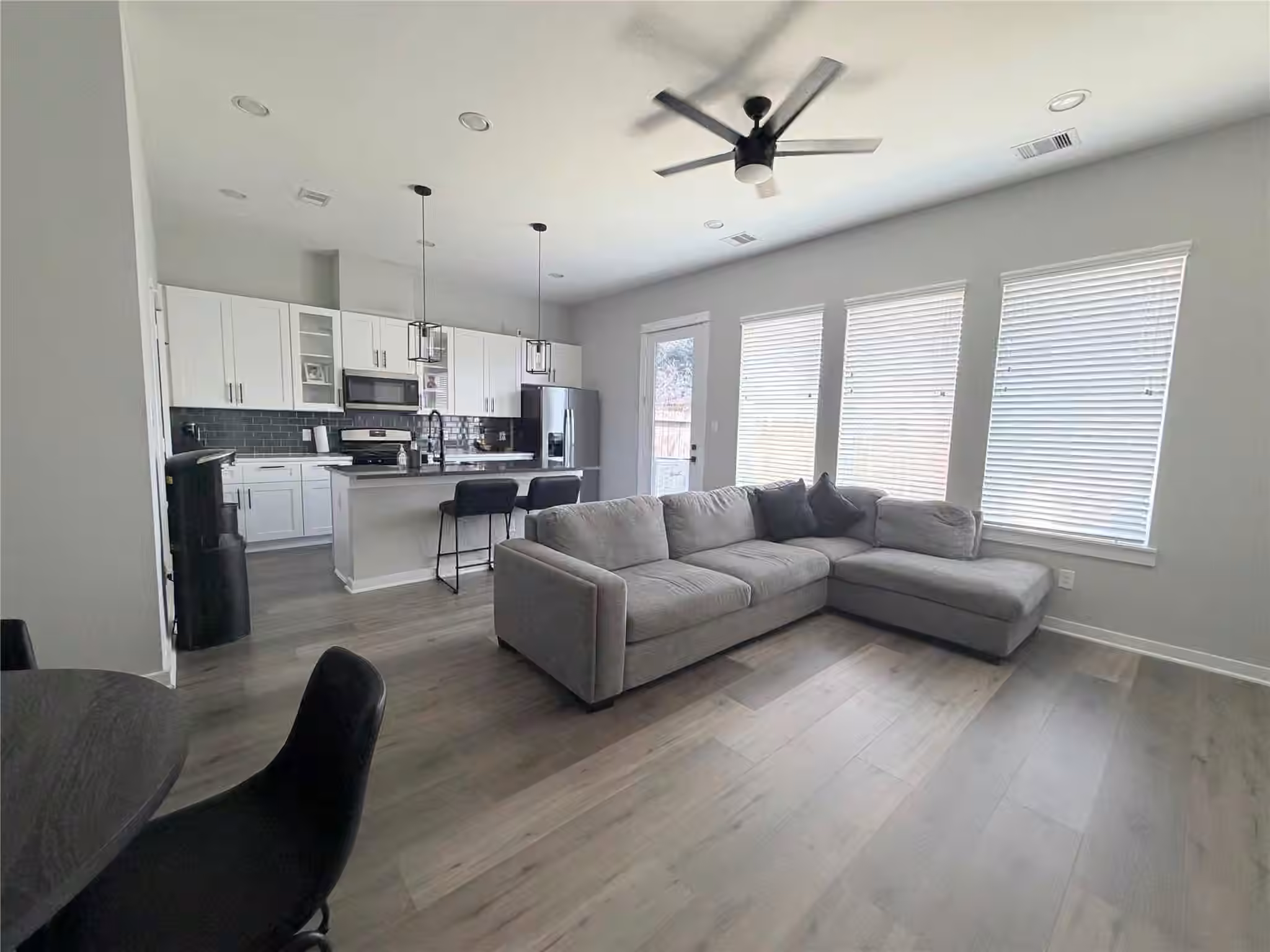 Photo 3 of 6722 Parker Grove Lane, Houston, TX