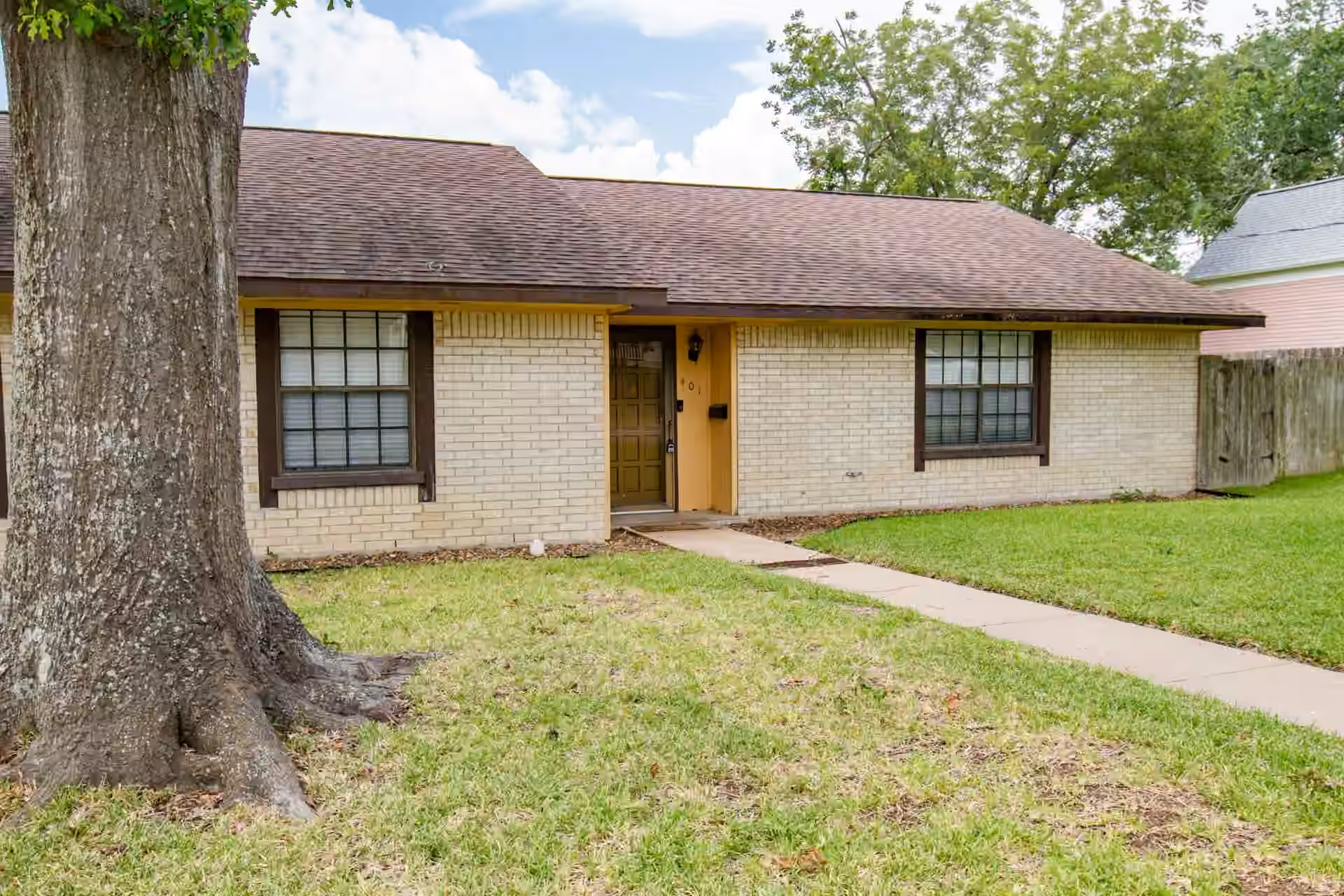 Photo 3 of 401 W Fifth Street, Brenham, TX