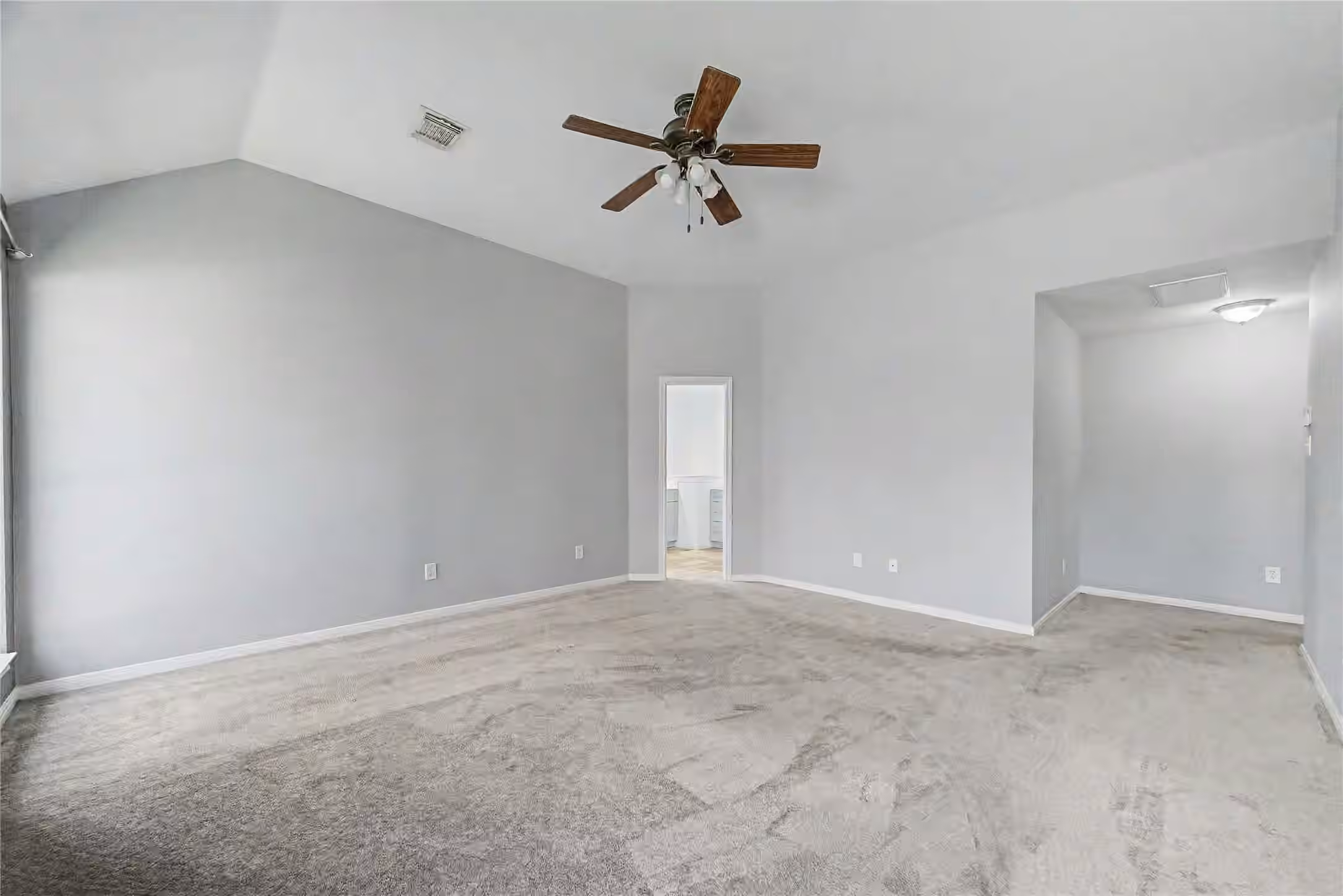 Photo 3 of 3615 Turtle Cove Drive, Pasadena, TX