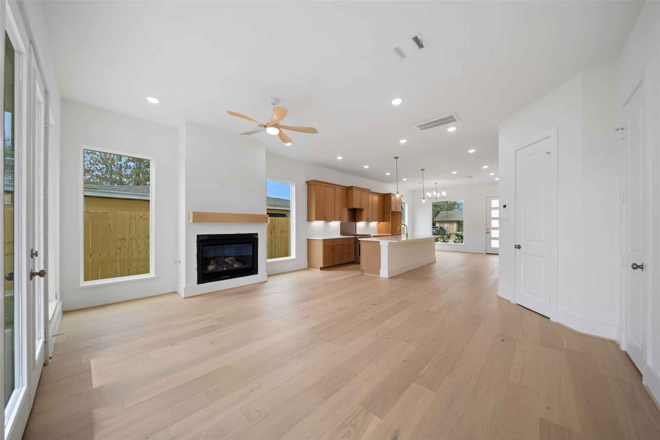 Photo 4 of 8521 Friendship Road, Houston, TX
