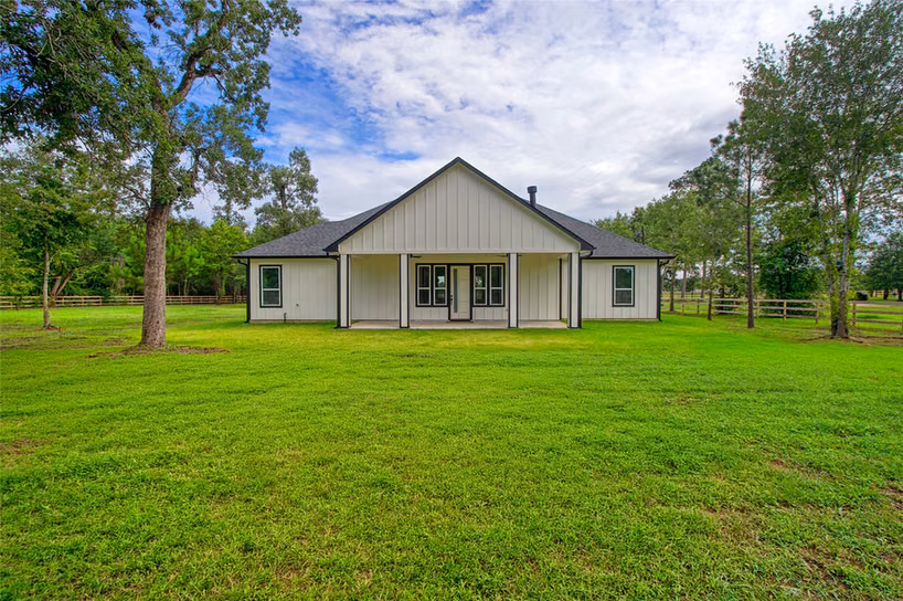 Photo 6 of 11082 Tammy Circle, Plantersville, TX