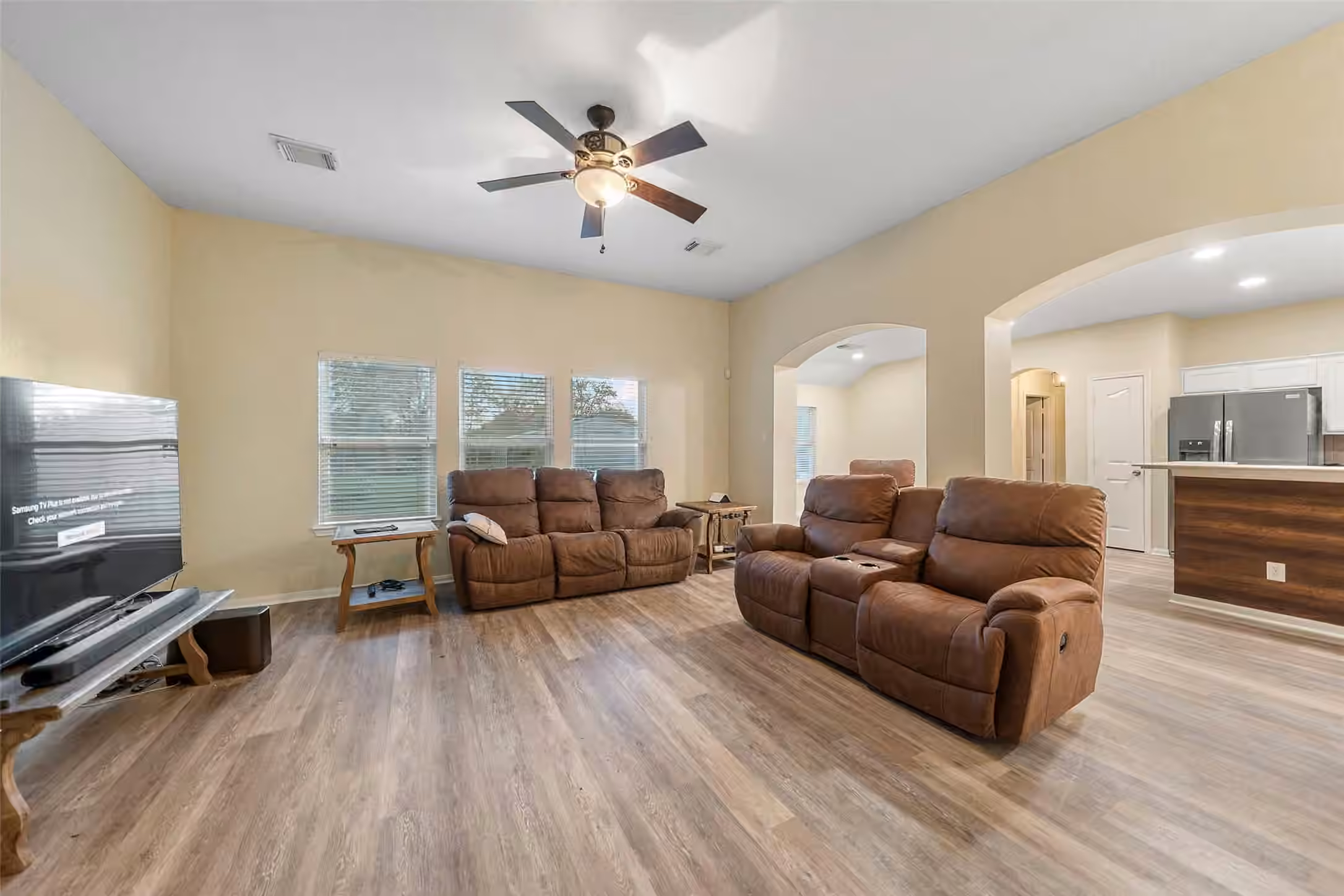 Photo 5 of 118 Pin Oak Lane, Hempstead, TX