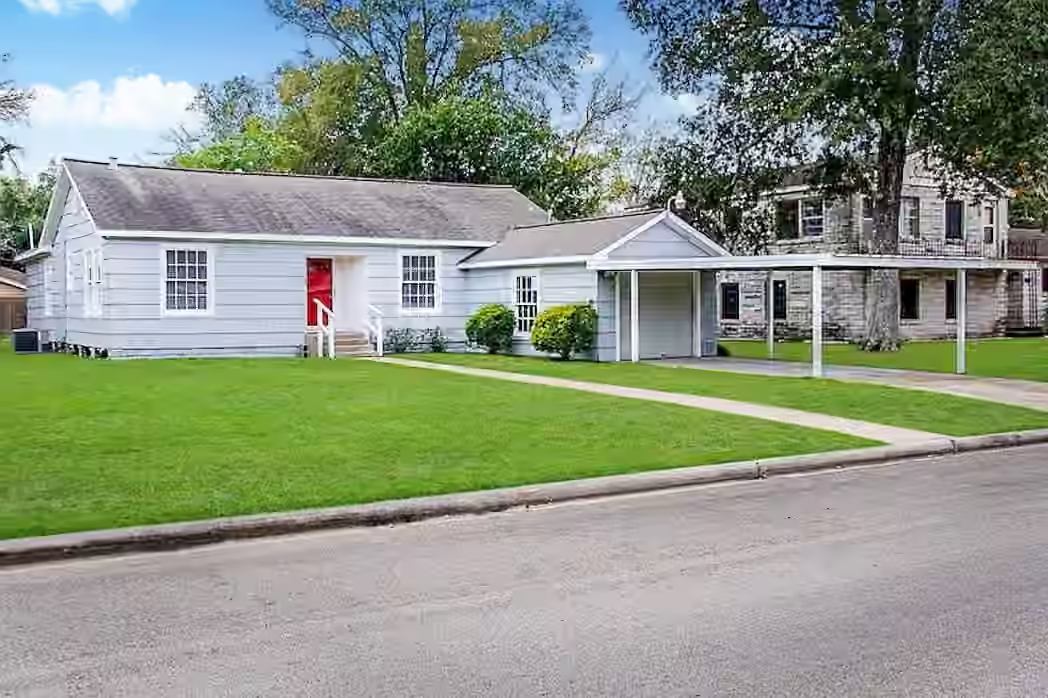 Photo of 105 Live Oak Street, Baytown, TX