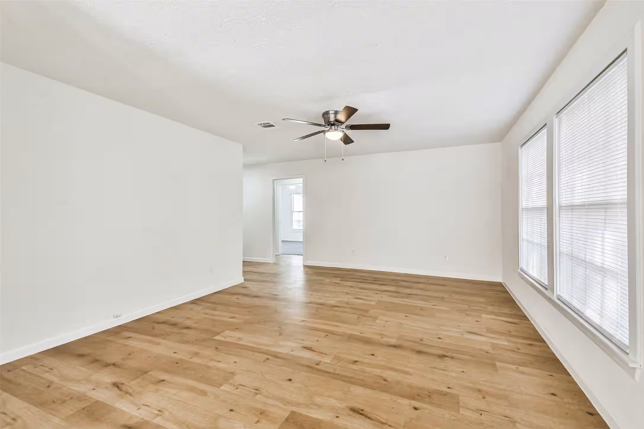 Photo 3 of 105 Live Oak Street, Baytown, TX