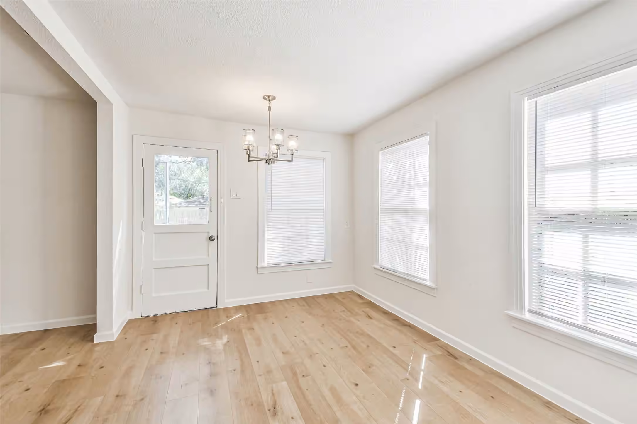 Photo 4 of 105 Live Oak Street, Baytown, TX