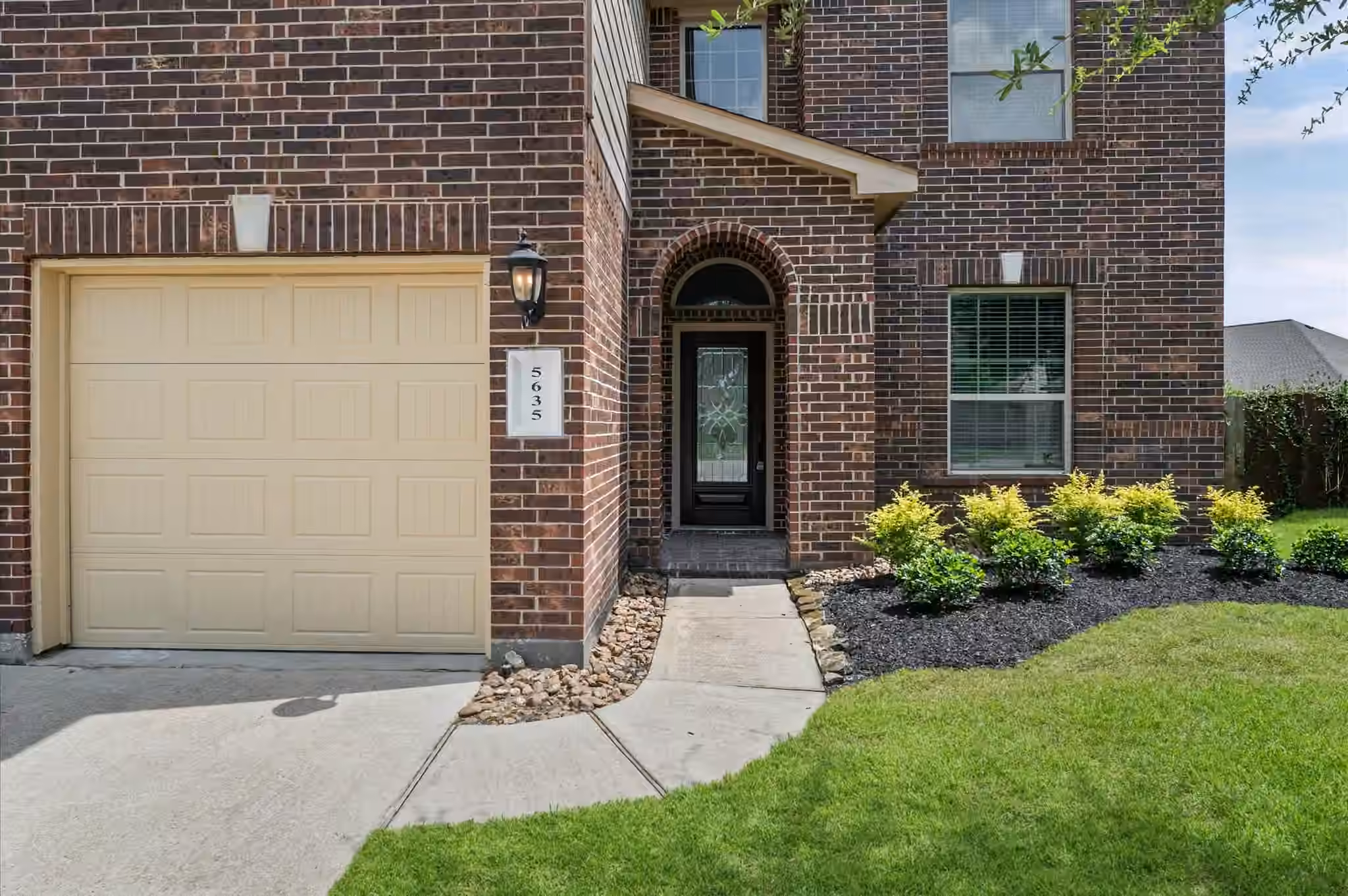 Photo 4 of 5635 Glenfield Spring Lane, Spring, TX