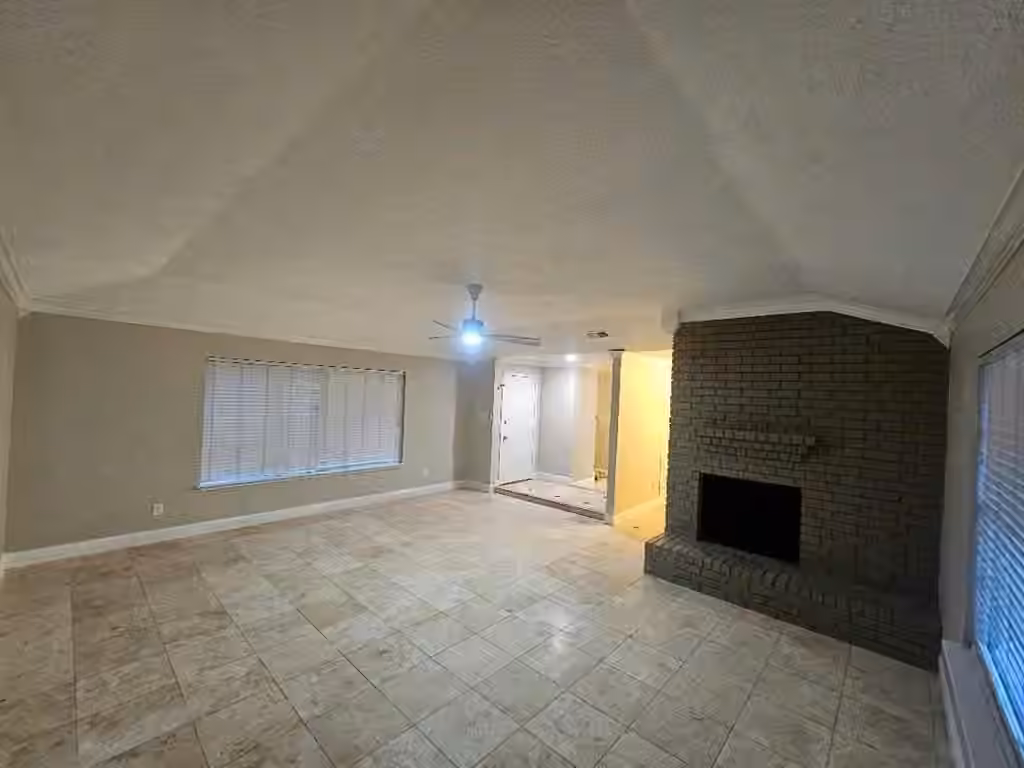 Photo 4 of 17210 Cutter Way, Crosby, TX