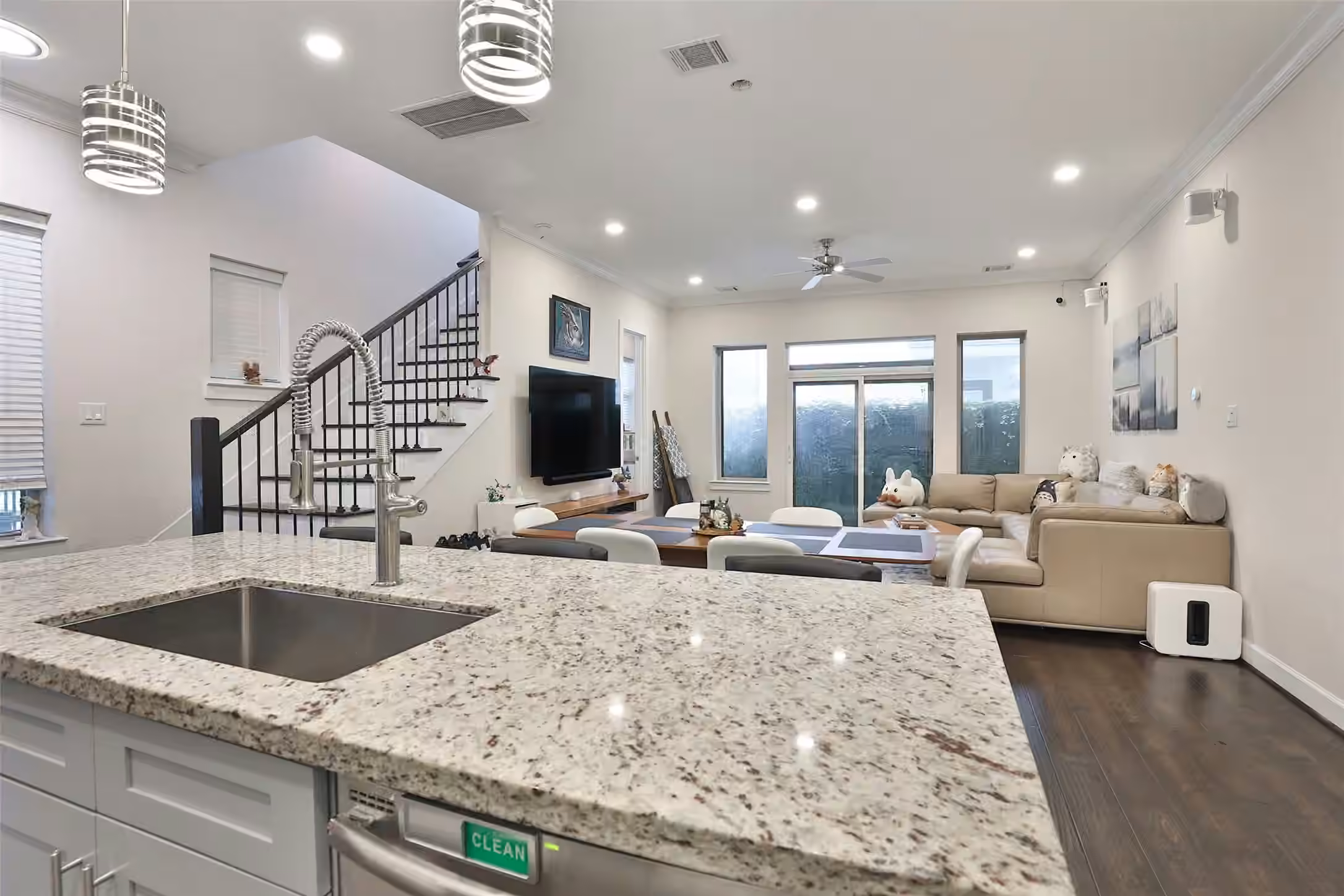 Photo 7 of 845 Fisher Street A, Houston, TX