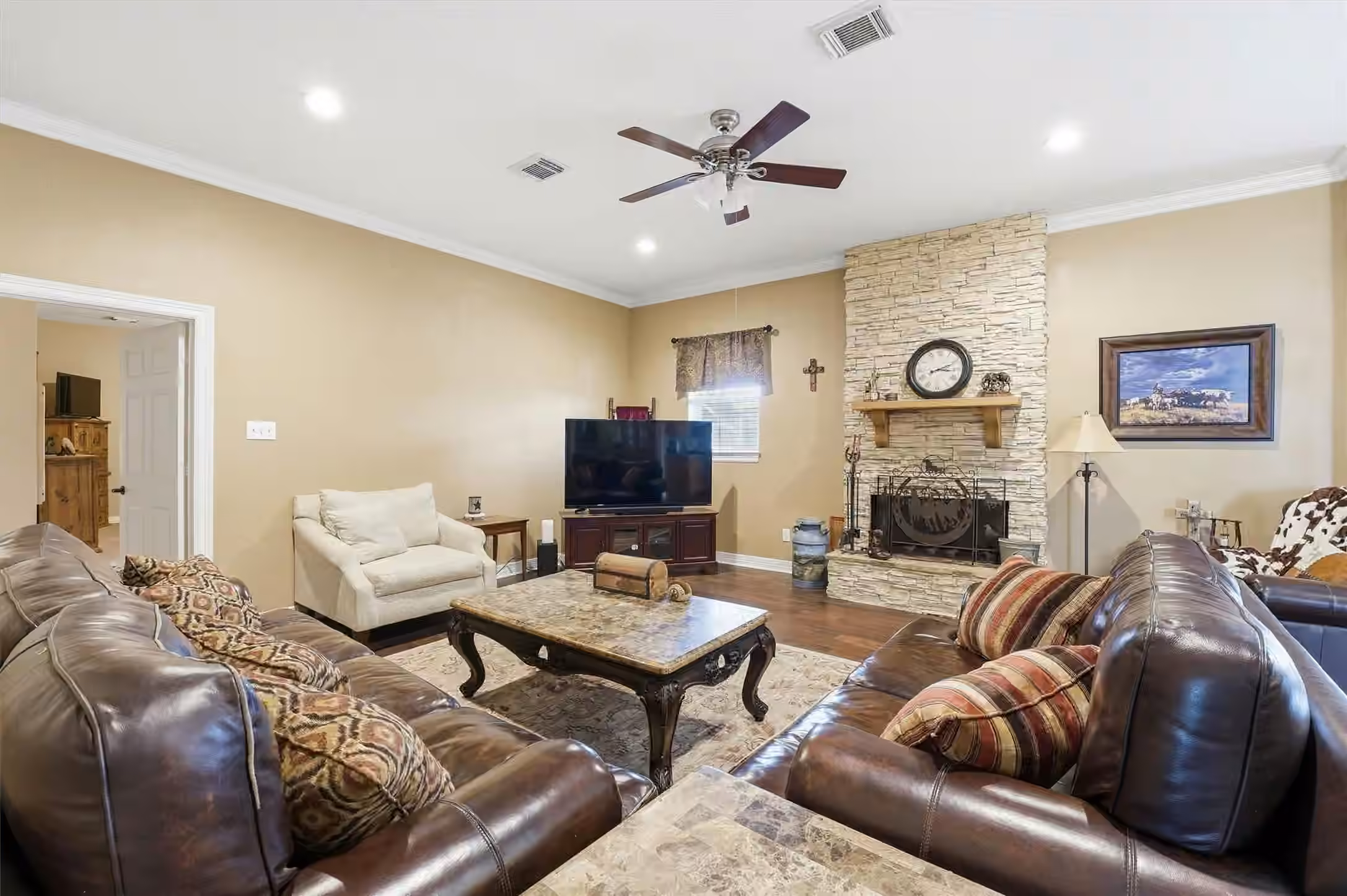 Photo 6 of 4350 Skylane Drive, Beach City, TX