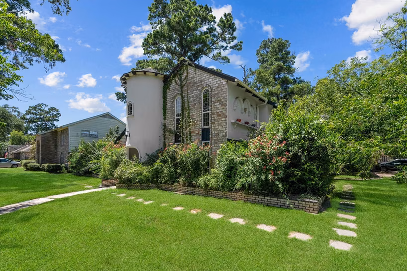 Photo 3 of 3802 Midforest Drive, Houston, TX