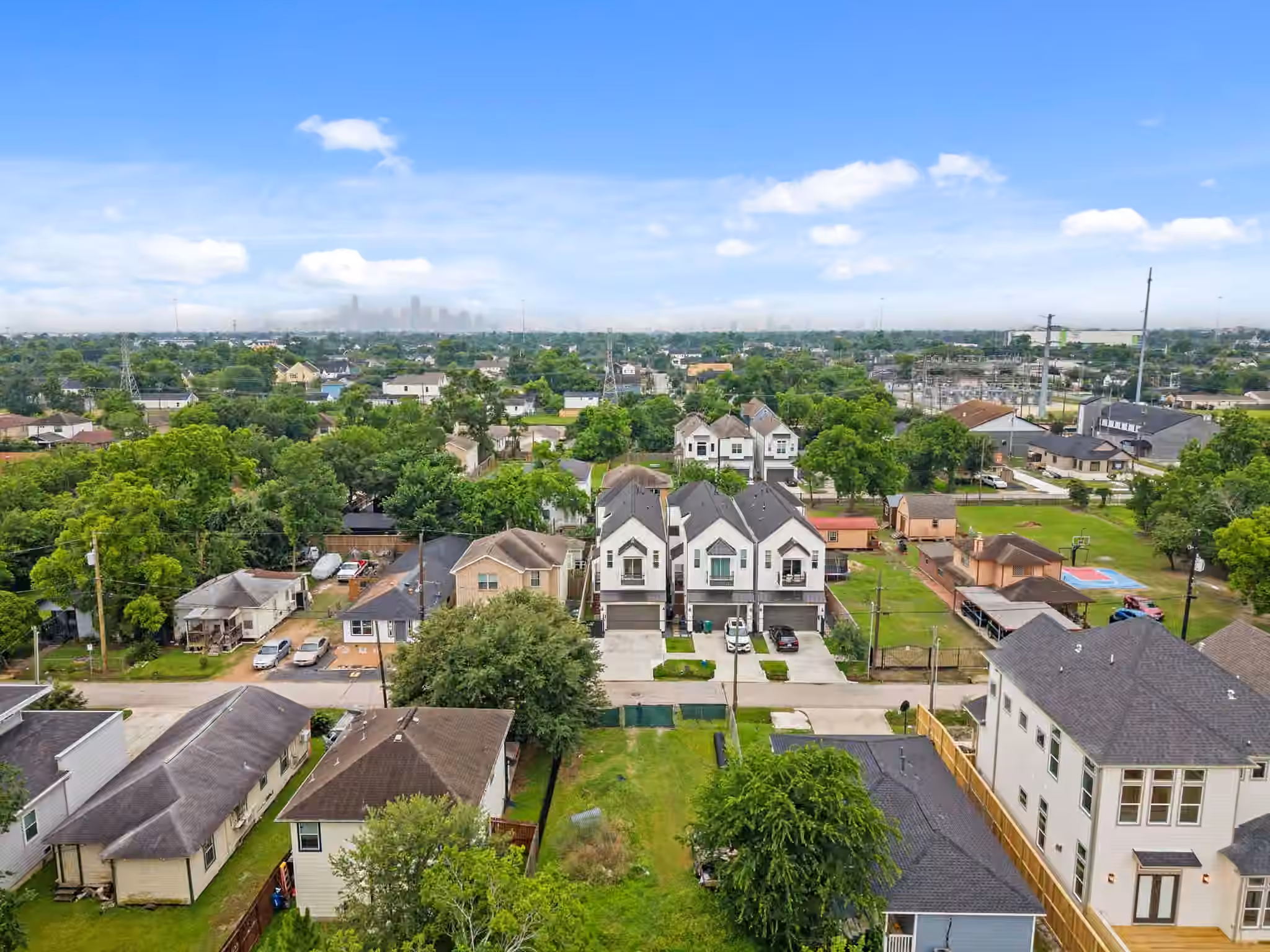 Photo 2 of 816 E 38th St C, Houston, TX