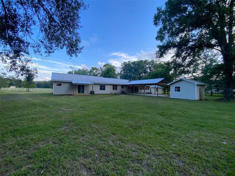 Photo 5 of 26941 E River Road, Splendora, TX