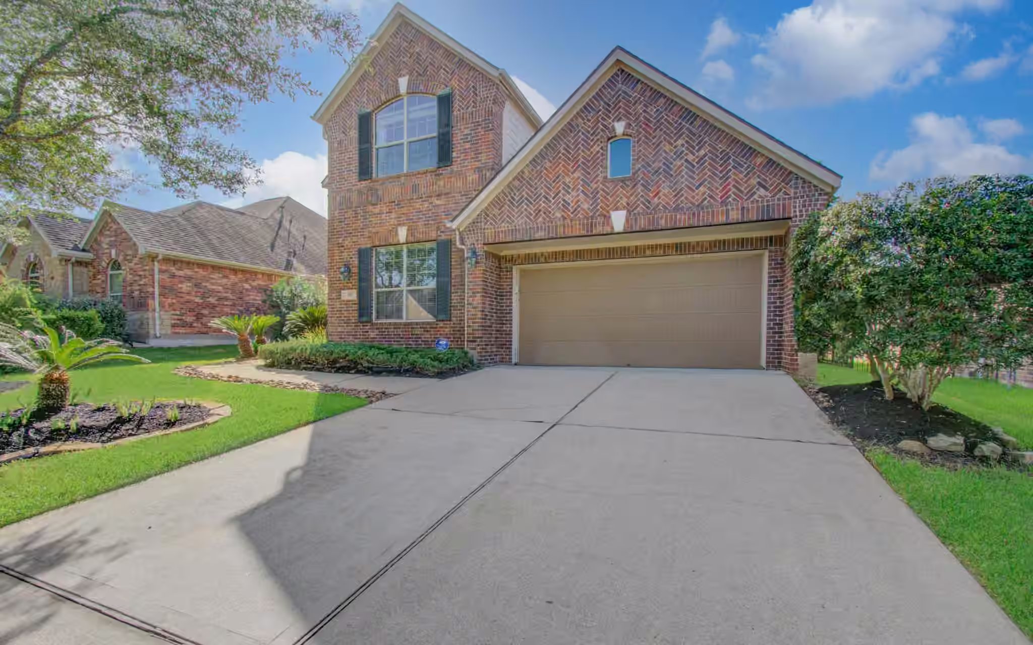 Photo 2 of 107 N Victoriana Circle, Spring, TX