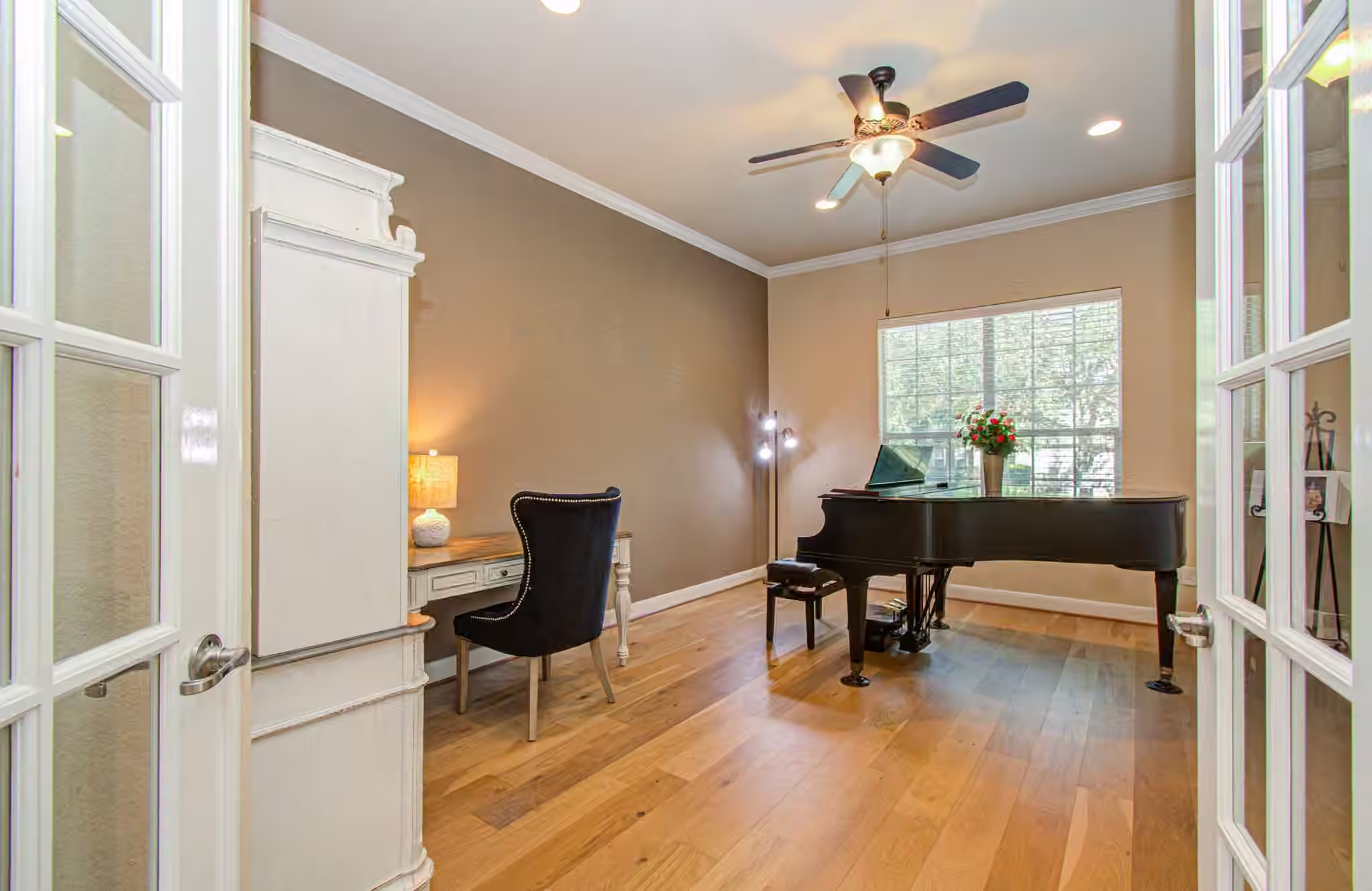 Photo 7 of 107 N Victoriana Circle, Spring, TX