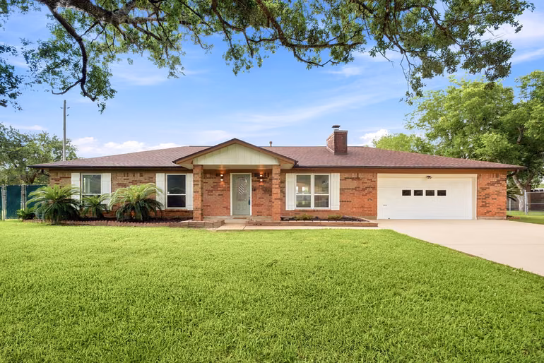 Photo 2 of 12211 3rd Street, Santa Fe, TX