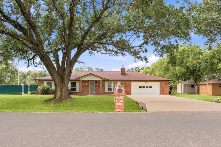 Photo 4 of 12211 3rd Street, Santa Fe, TX