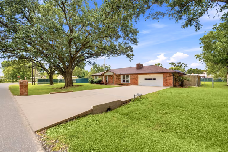 Photo 5 of 12211 3rd Street, Santa Fe, TX