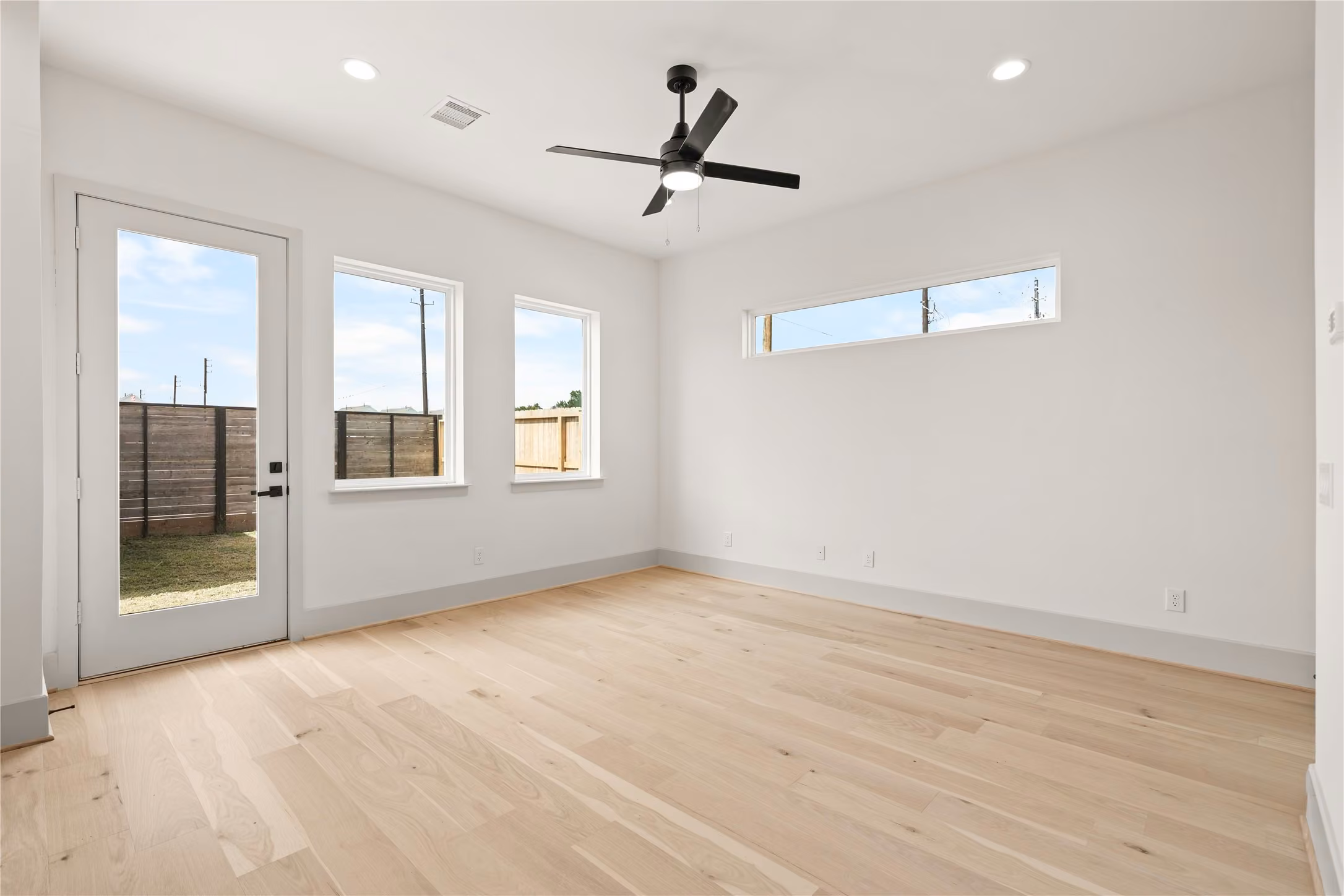 Photo 3 of 4006 Buffalo Moon Drive, Houston, TX