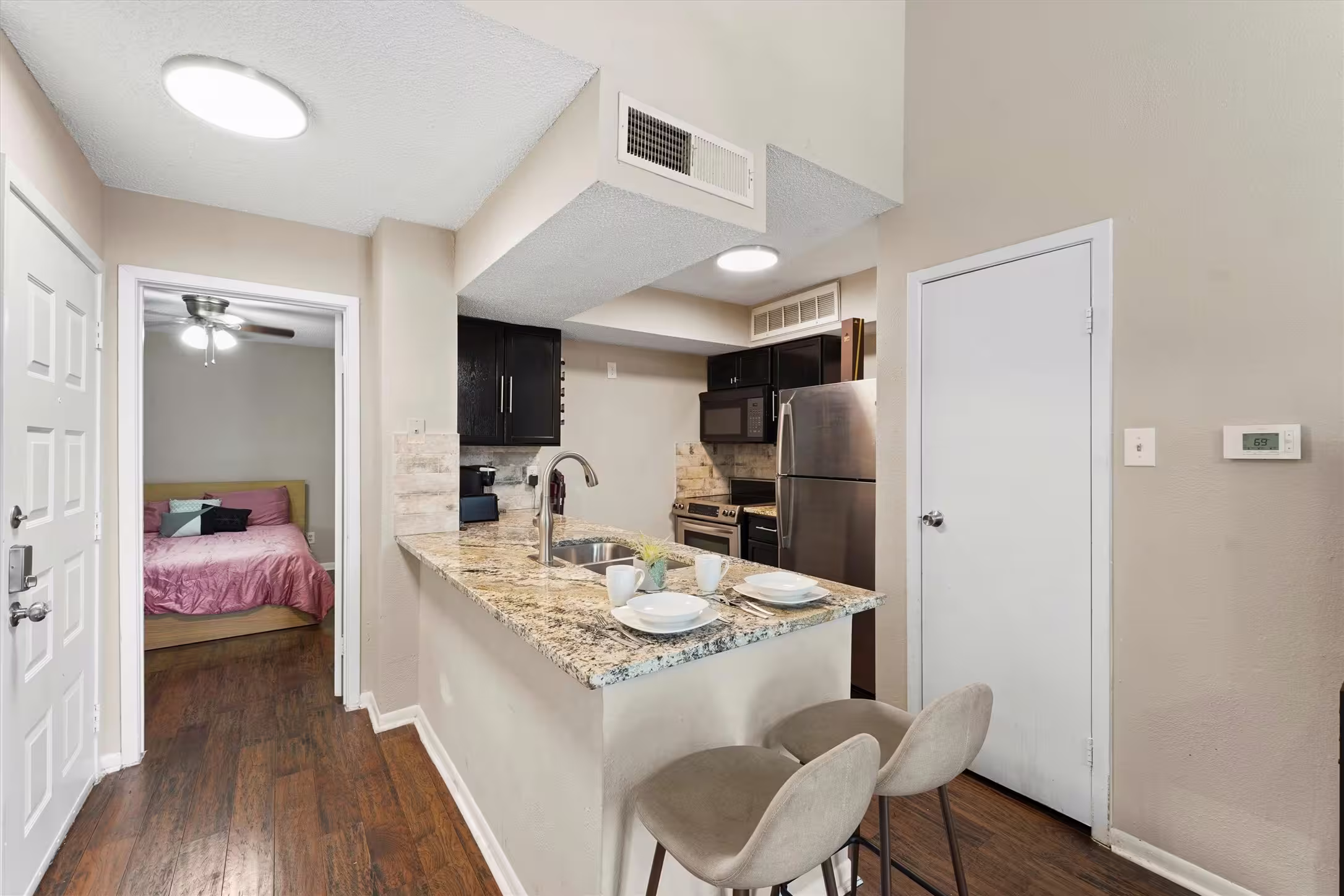 Photo 3 of 10855 Meadowglen Lane 729, Houston, TX