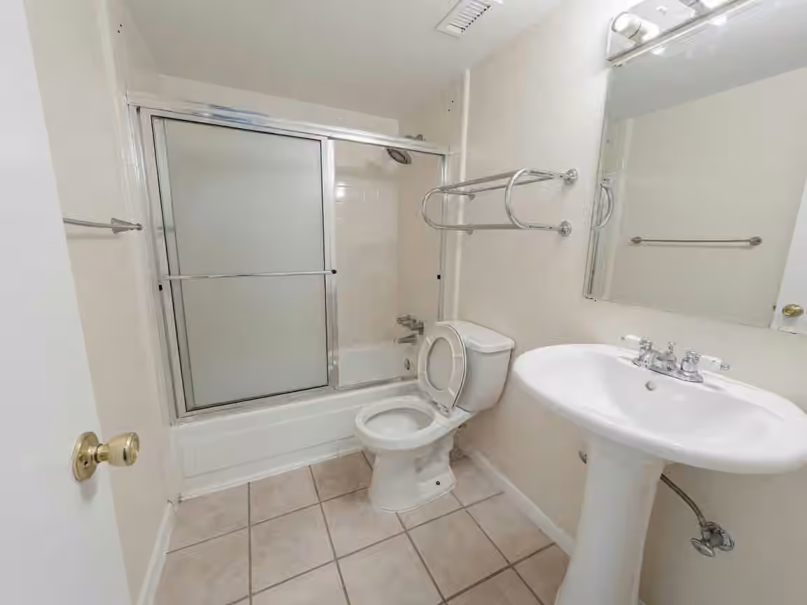 Photo 5 of 2250 Bering Drive 68, Houston, TX
