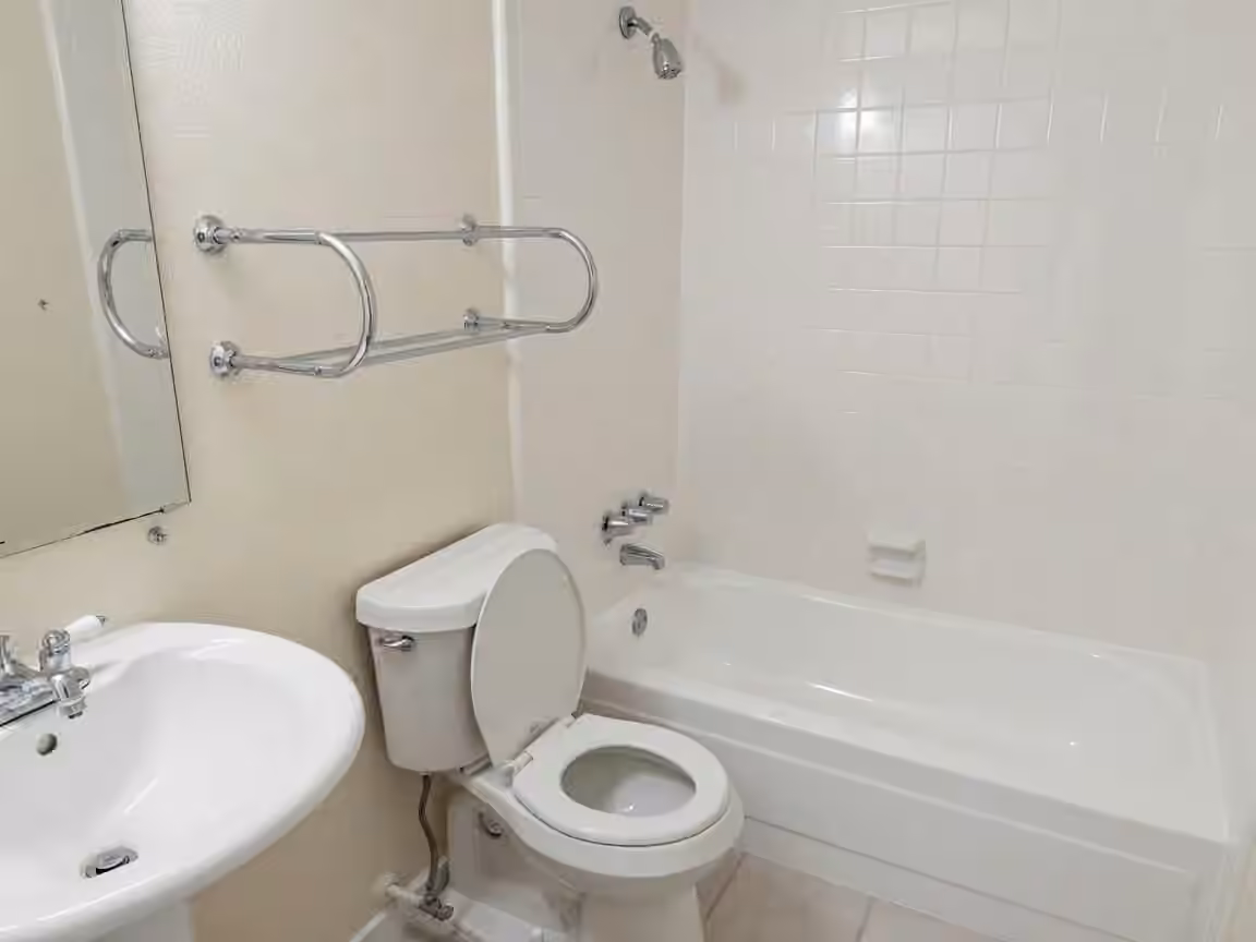 Photo 7 of 2250 Bering Drive 68, Houston, TX