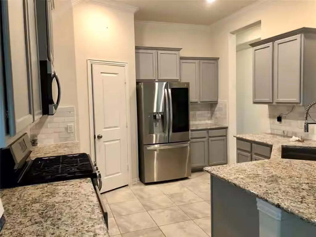 Photo 4 of 2923 Millstream Court, Dickinson, TX