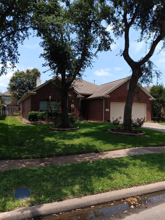 Photo 2 of 2322 Standing Oak Lane, Richmond, TX