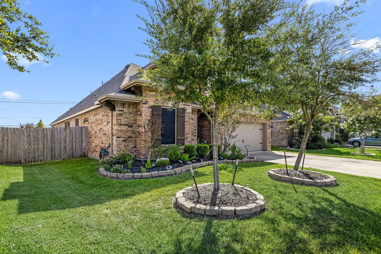 Photo 3 of 7510 Heather Arbor Trail, Pasadena, TX