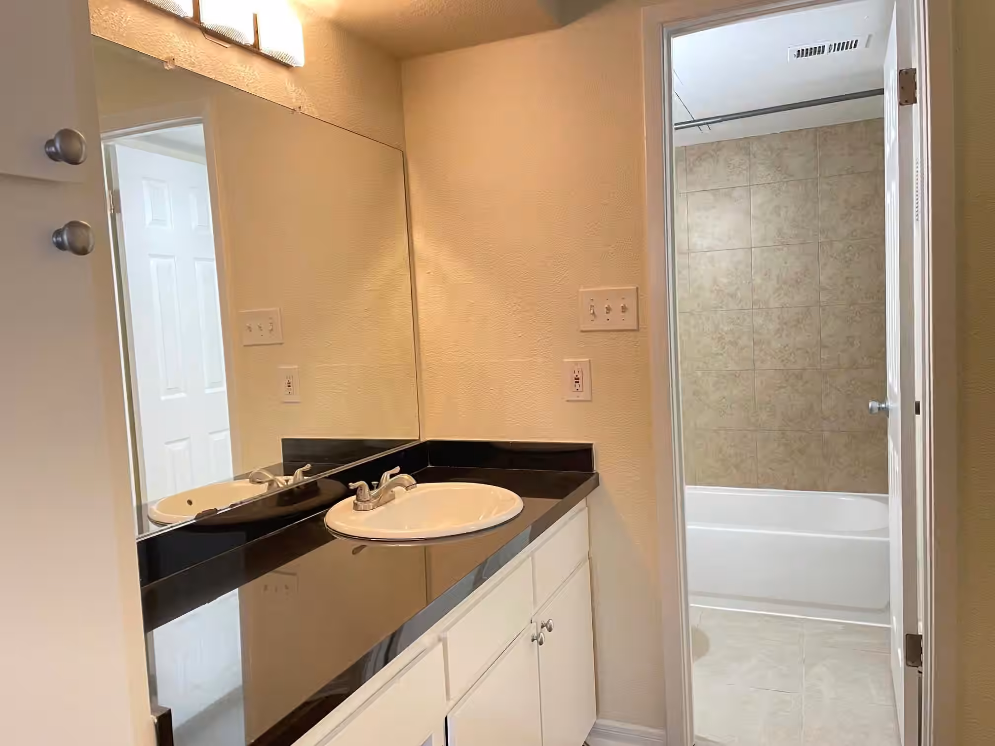 Photo 6 of 2626 Holly Hall Street 409, Houston, TX