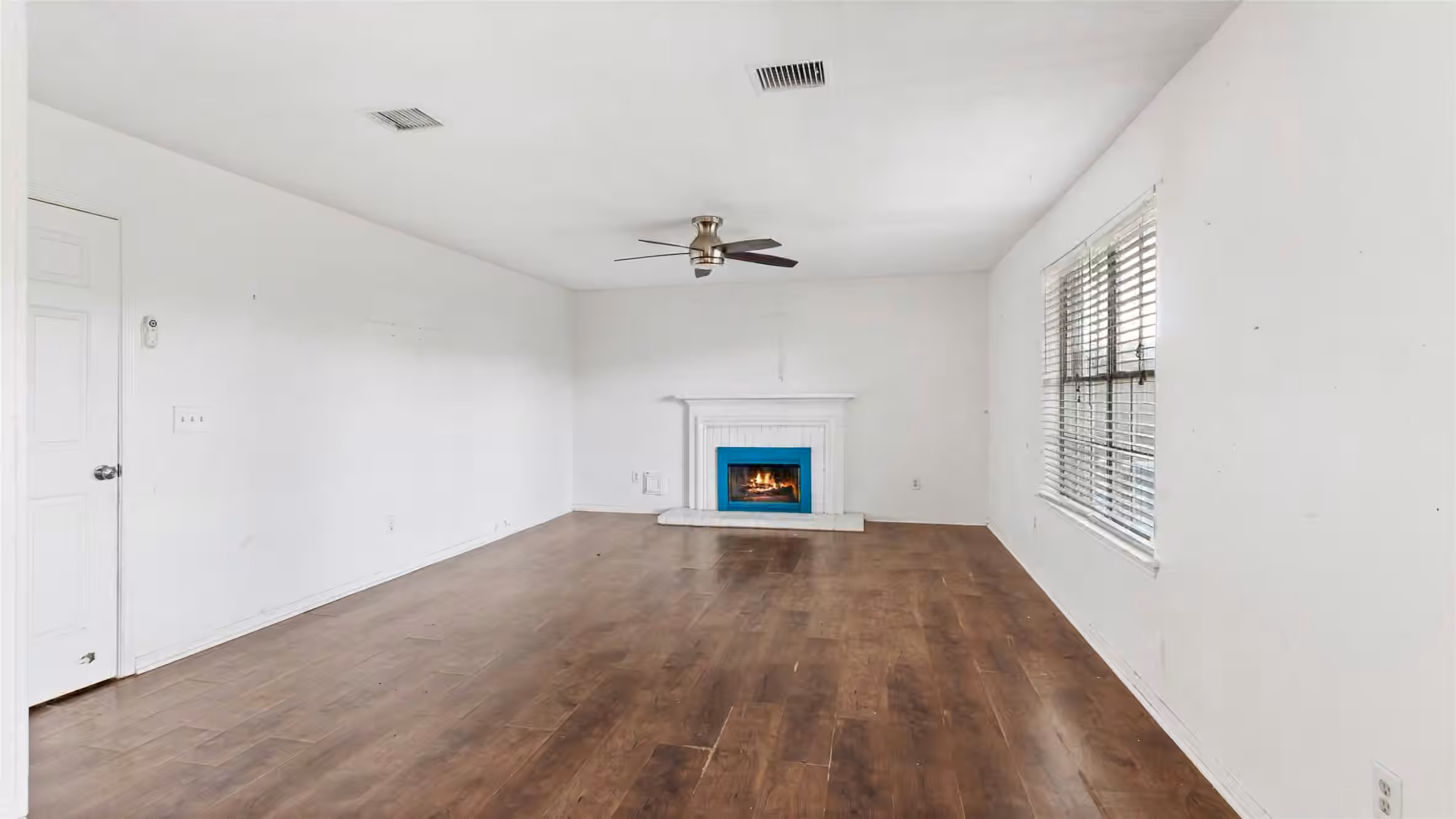 Photo 5 of 5304 Spring Branch Drive, Pearland, TX