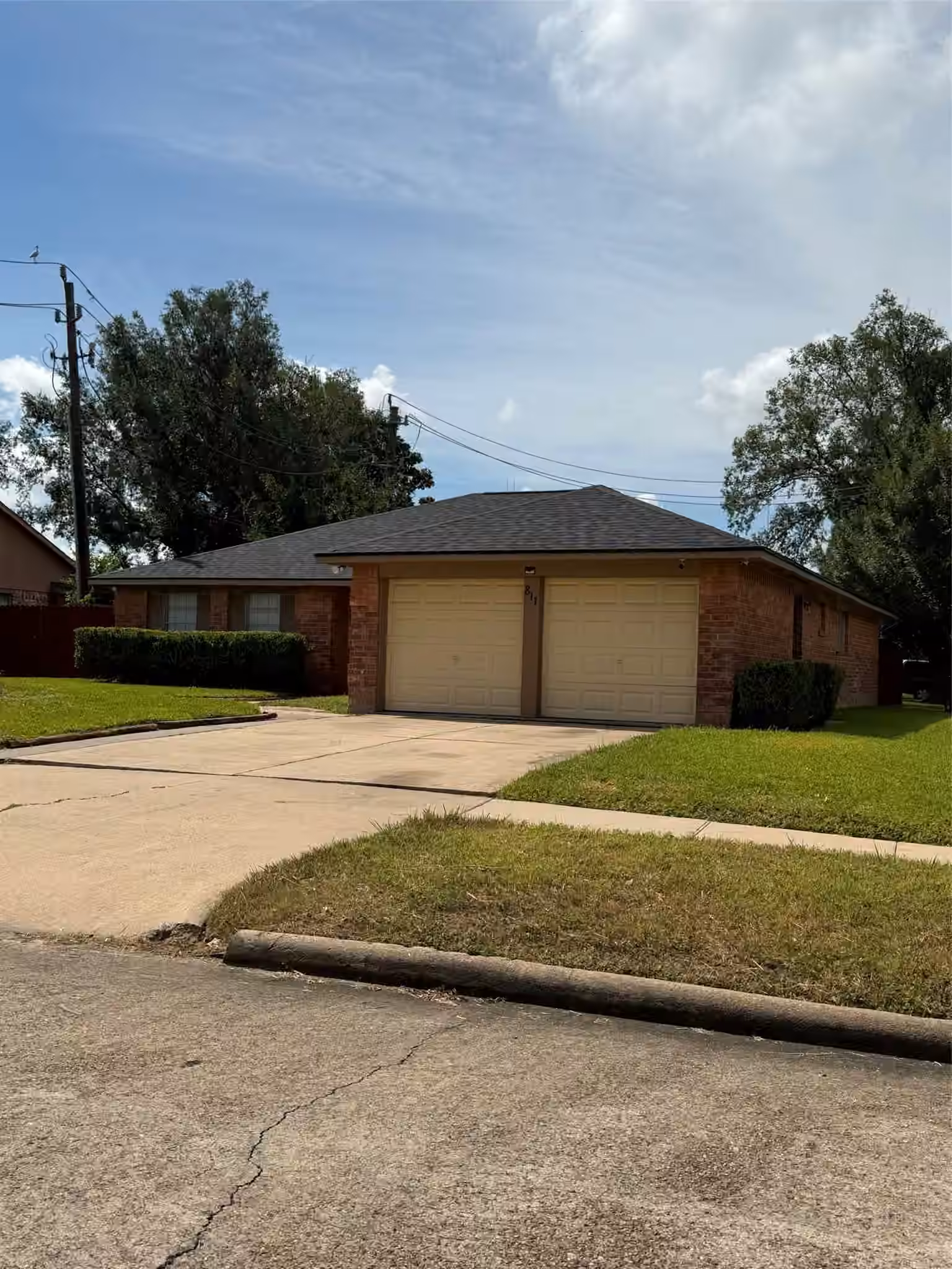 Photo of 811 Whispering Pine Drive, Missouri City, TX 77489