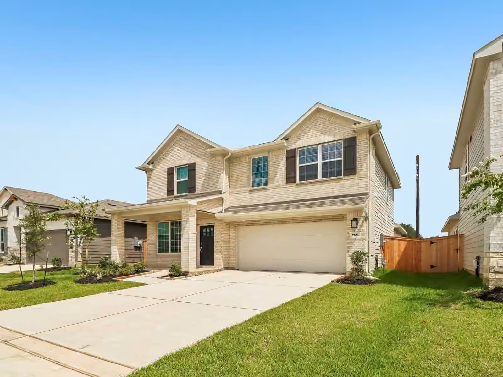 Photo 2 of 29022 Farmhouse Estates Drive, Waller, TX