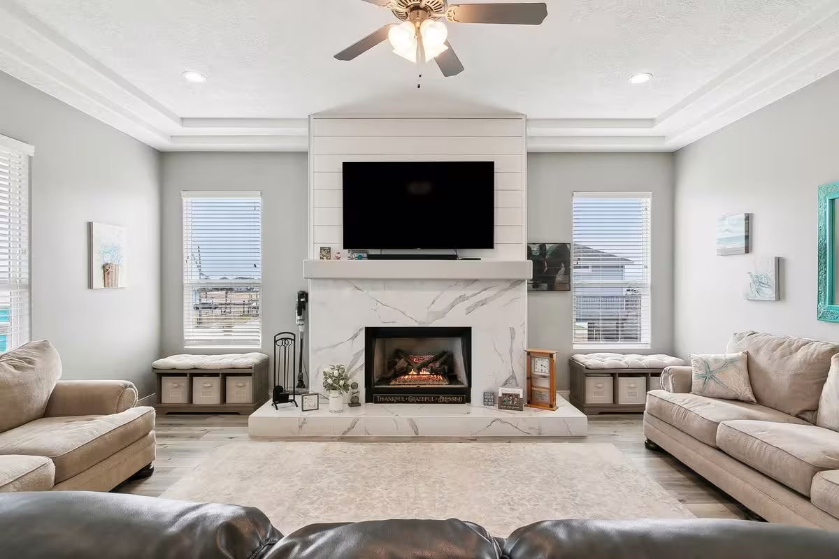 Photo 4 of 945 Gulfview Drive, Crystal Beach, TX