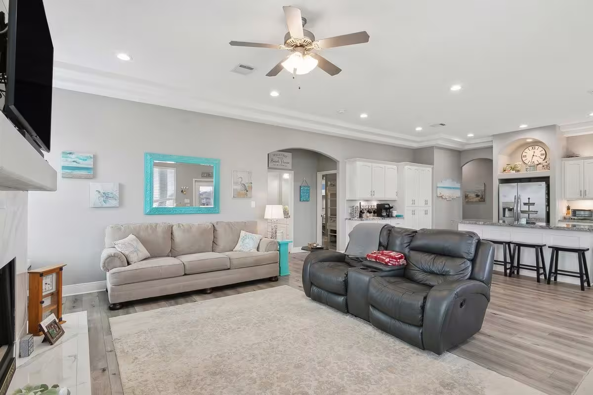 Photo 6 of 945 Gulfview Drive, Crystal Beach, TX