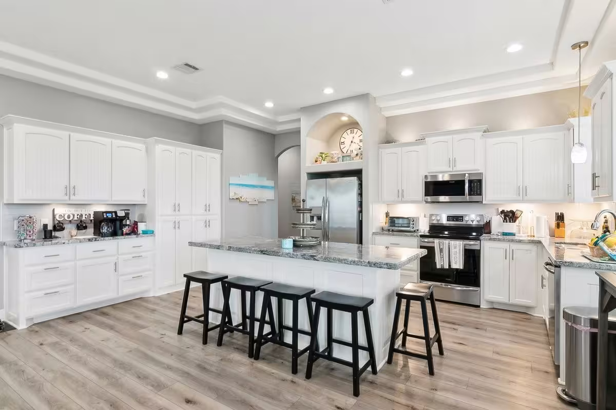 Photo 7 of 945 Gulfview Drive, Crystal Beach, TX