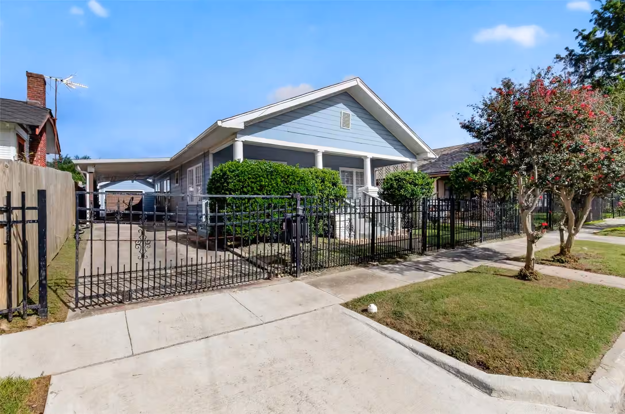 Photo 2 of 118 Jenkins Street, Houston, TX
