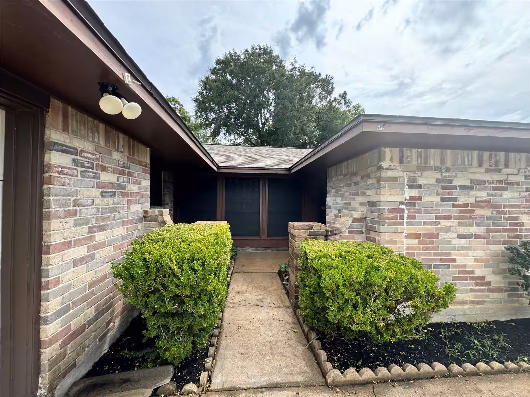 Photo 5 of 10415 Sageburrow Drive, Houston, TX