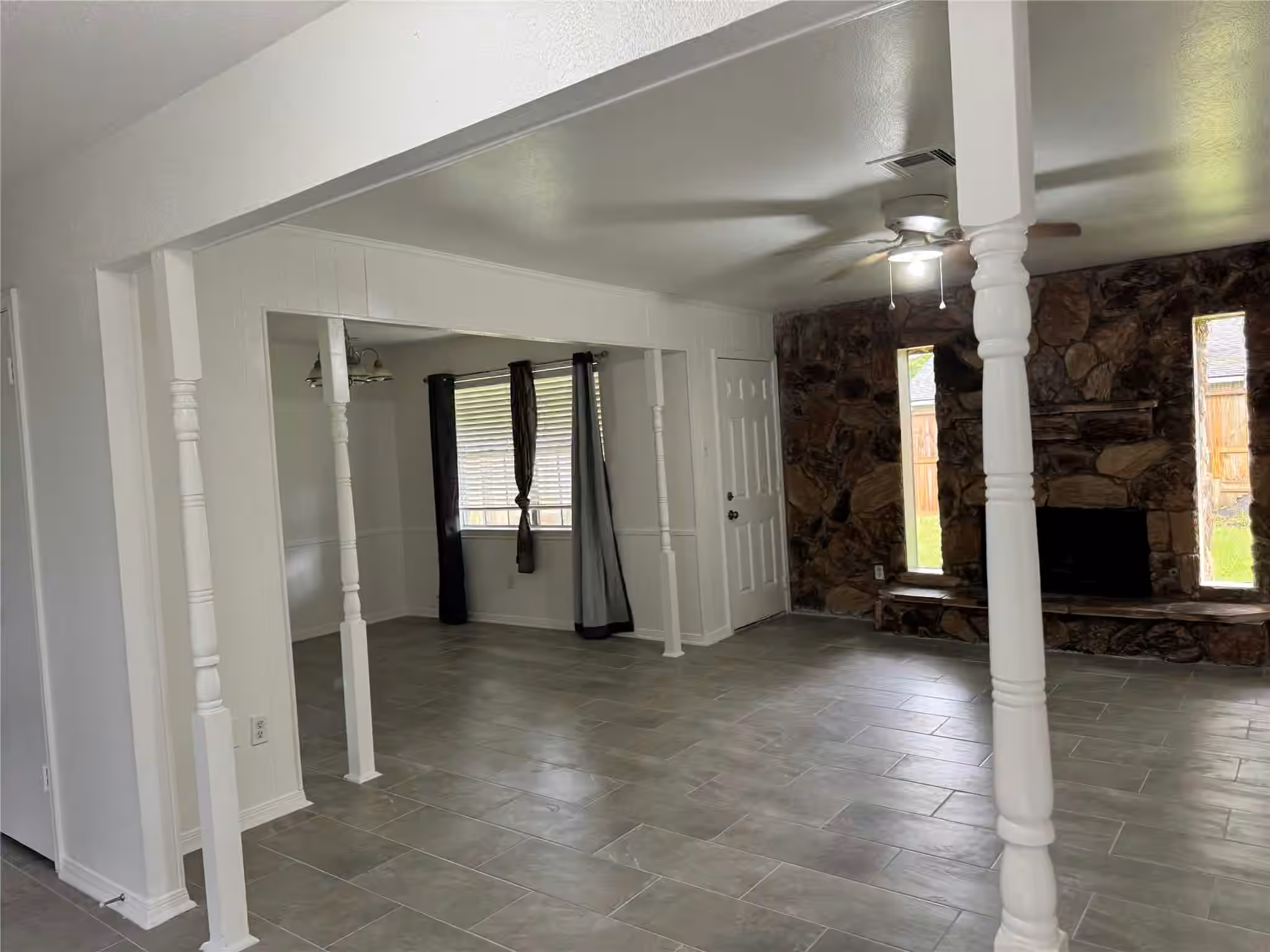Photo 6 of 10415 Sageburrow Drive, Houston, TX
