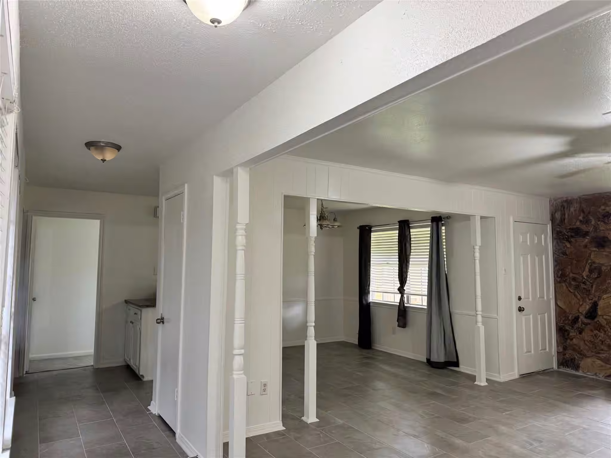 Photo 7 of 10415 Sageburrow Drive, Houston, TX