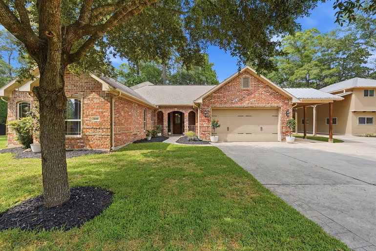 Photo 6 of 1680 Beech Drive, Conroe, TX