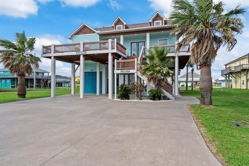 Photo 2 of 946 Raymond, Port Bolivar, TX