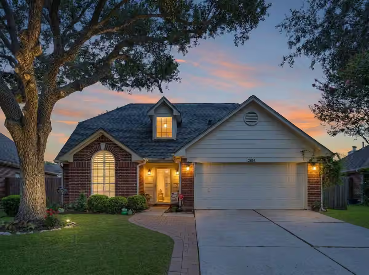 Photo of 2814 Rolling Fog Drive, Friendswood, TX 77546