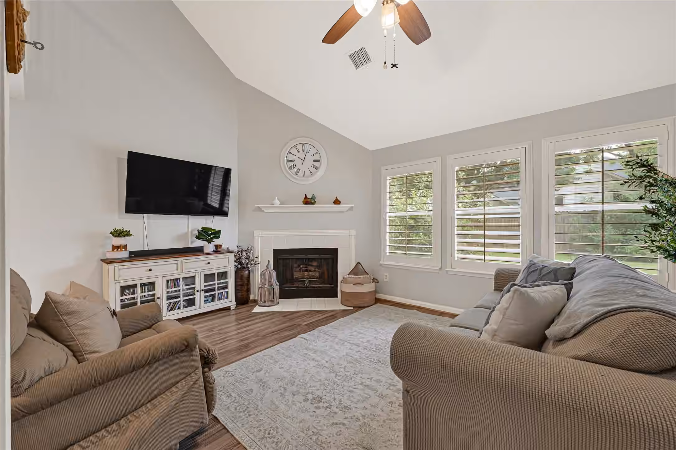 Photo 3 of 2814 Rolling Fog Drive, Friendswood, TX
