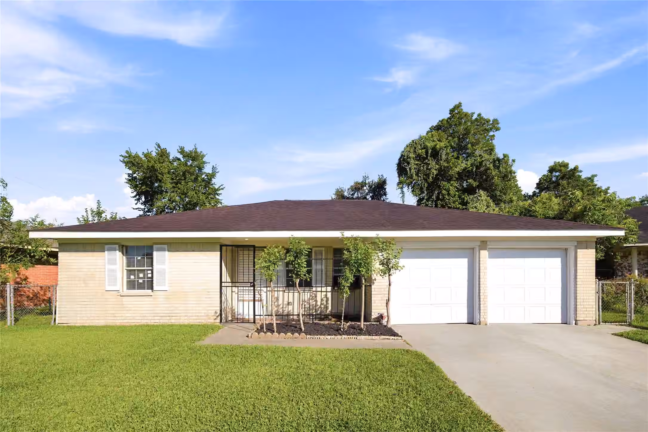 Photo of 211 ESTELLE Circle, Texas City, TX