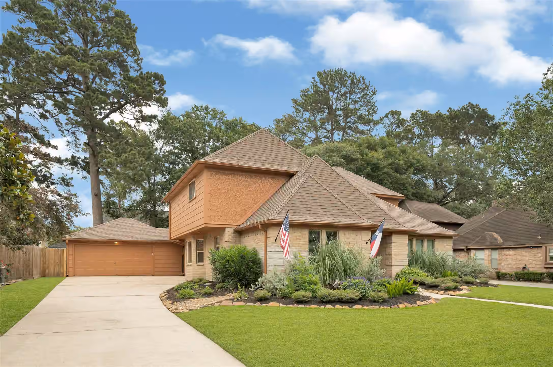 Photo 2 of 12926 Lake Mist Drive, Cypress, TX